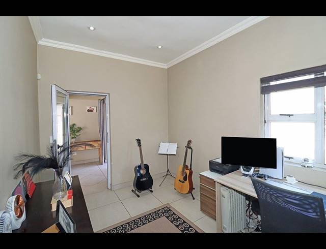 3 BEDROOM HOUSE FOR SALE IN EASTLEIGH RIDGE
